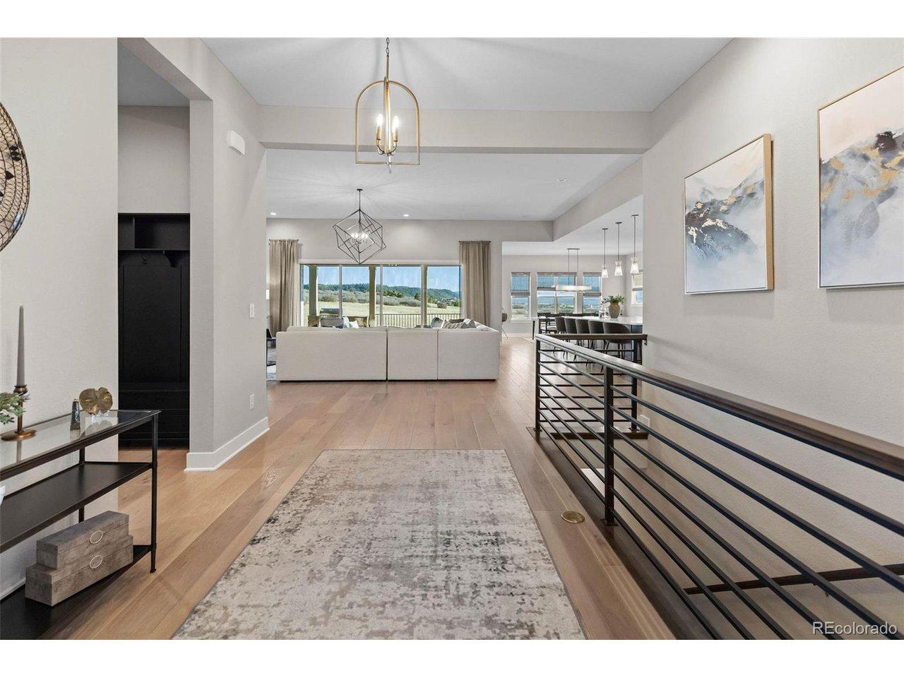 Image 4: Foyer Image 4: Foyer