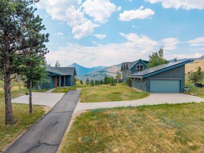 5695 Sunshine Canyon Dr