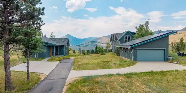 5695 Sunshine Canyon Dr