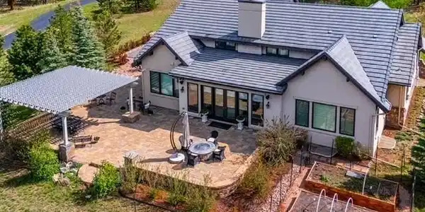 Image 4: Huge brick patio for entertaining Image 4: Huge brick patio for entertaining