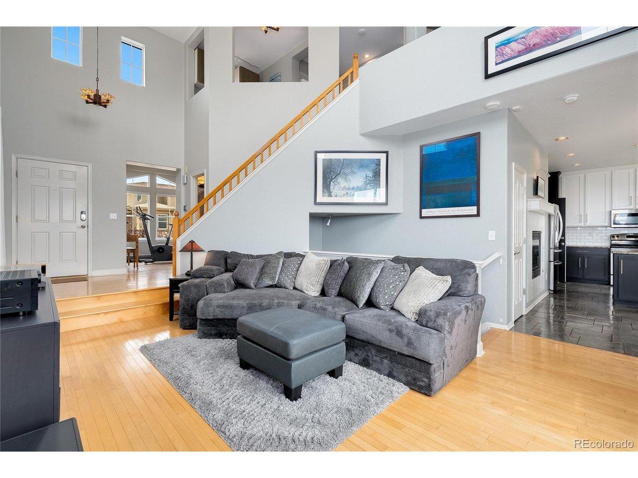 Image 4: 18 ft ceilings and open loft above Image 4: 18 ft ceilings and open loft above