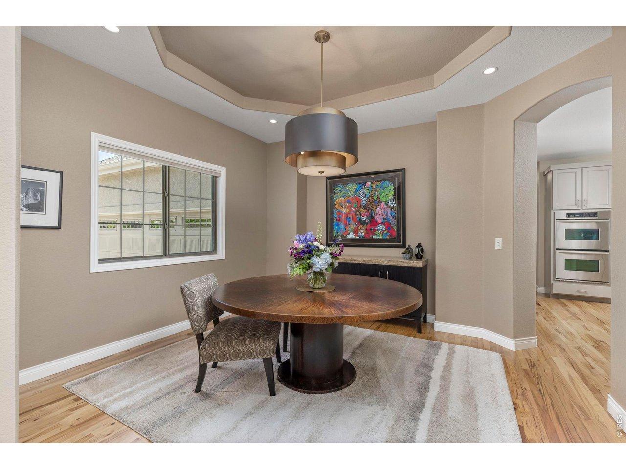 Image 4: Formal dining room Image 4: Formal dining room
