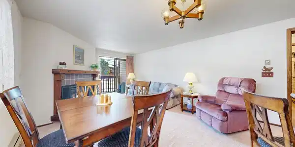 Image 4: Plenty of Space for Dining and Relaxing Image 4: Plenty of Space for Dining and Relaxing