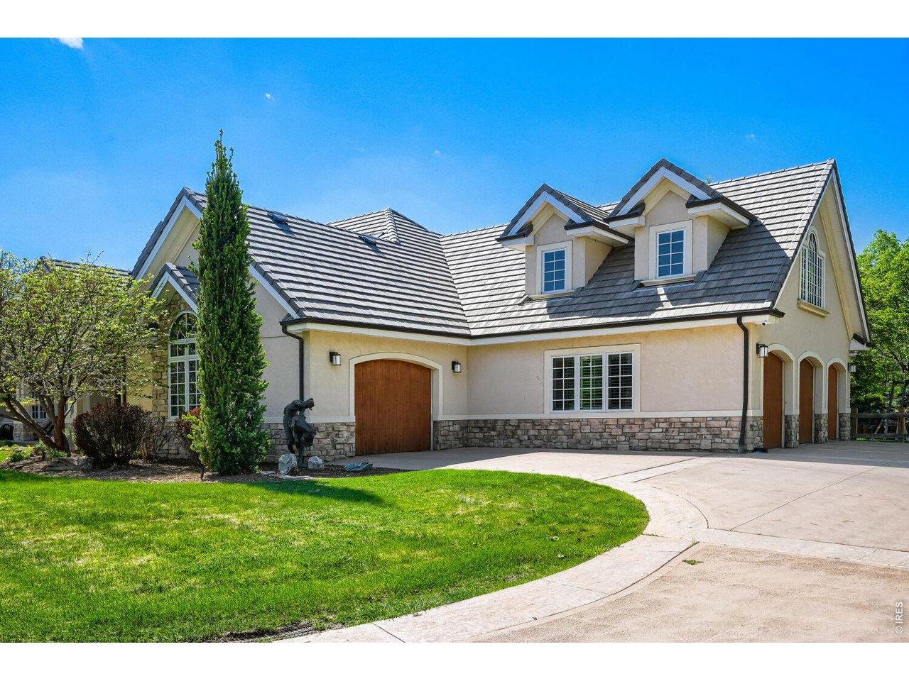 Image 3: Oversized 4 Car Garage