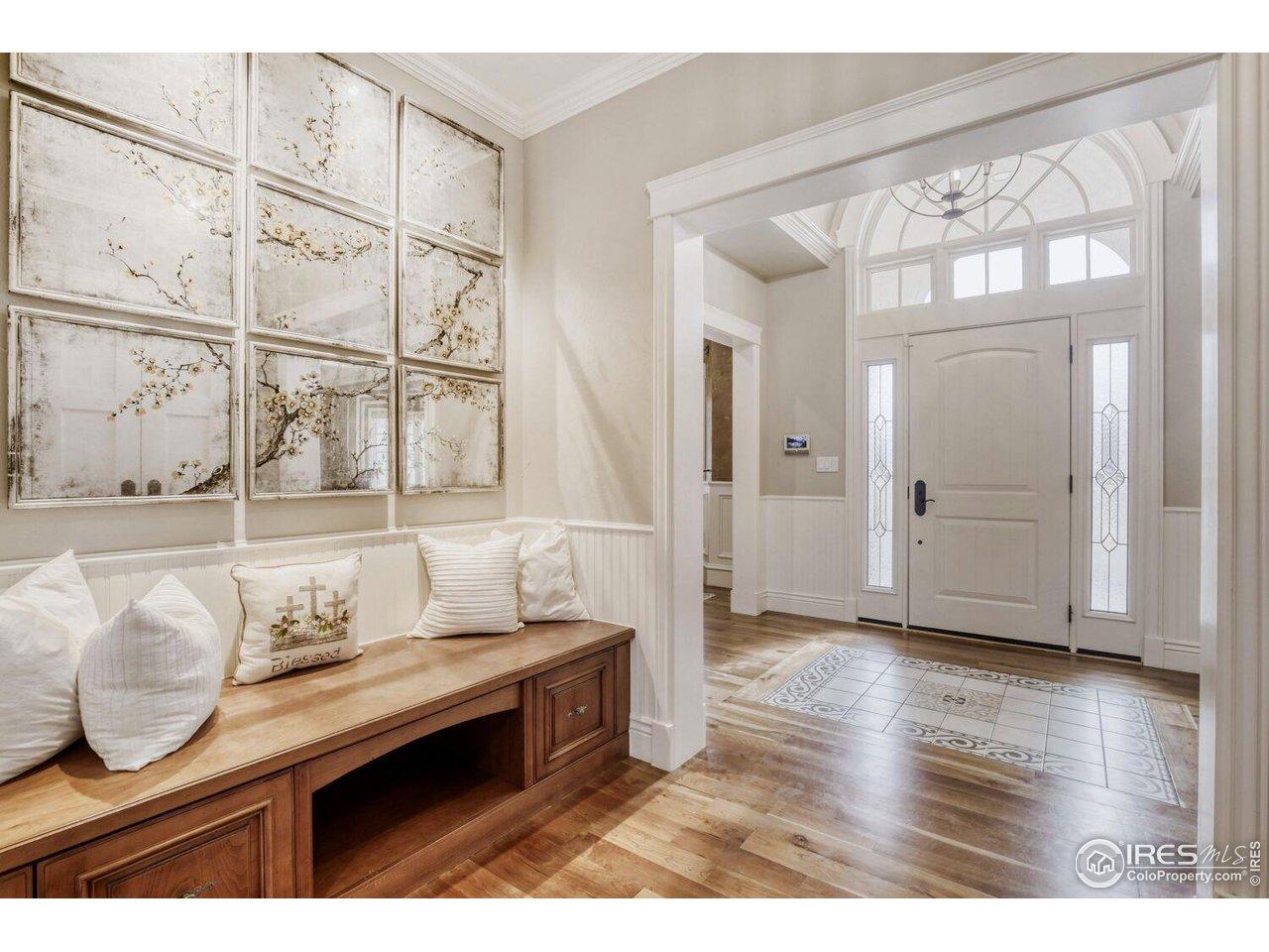 Image 4: Lovely Foyer