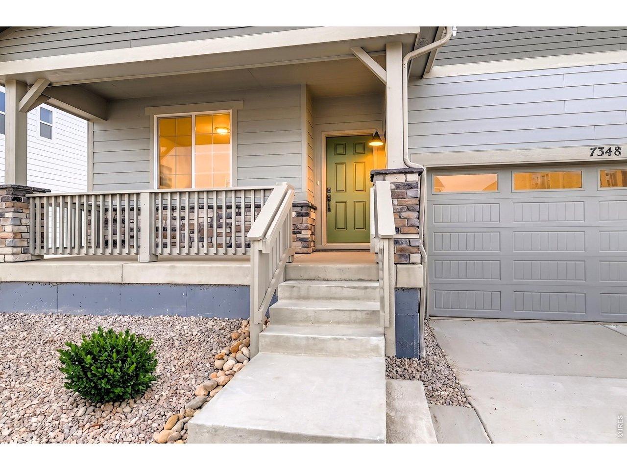 Image 3: Covered front patio Image 3: Covered front patio