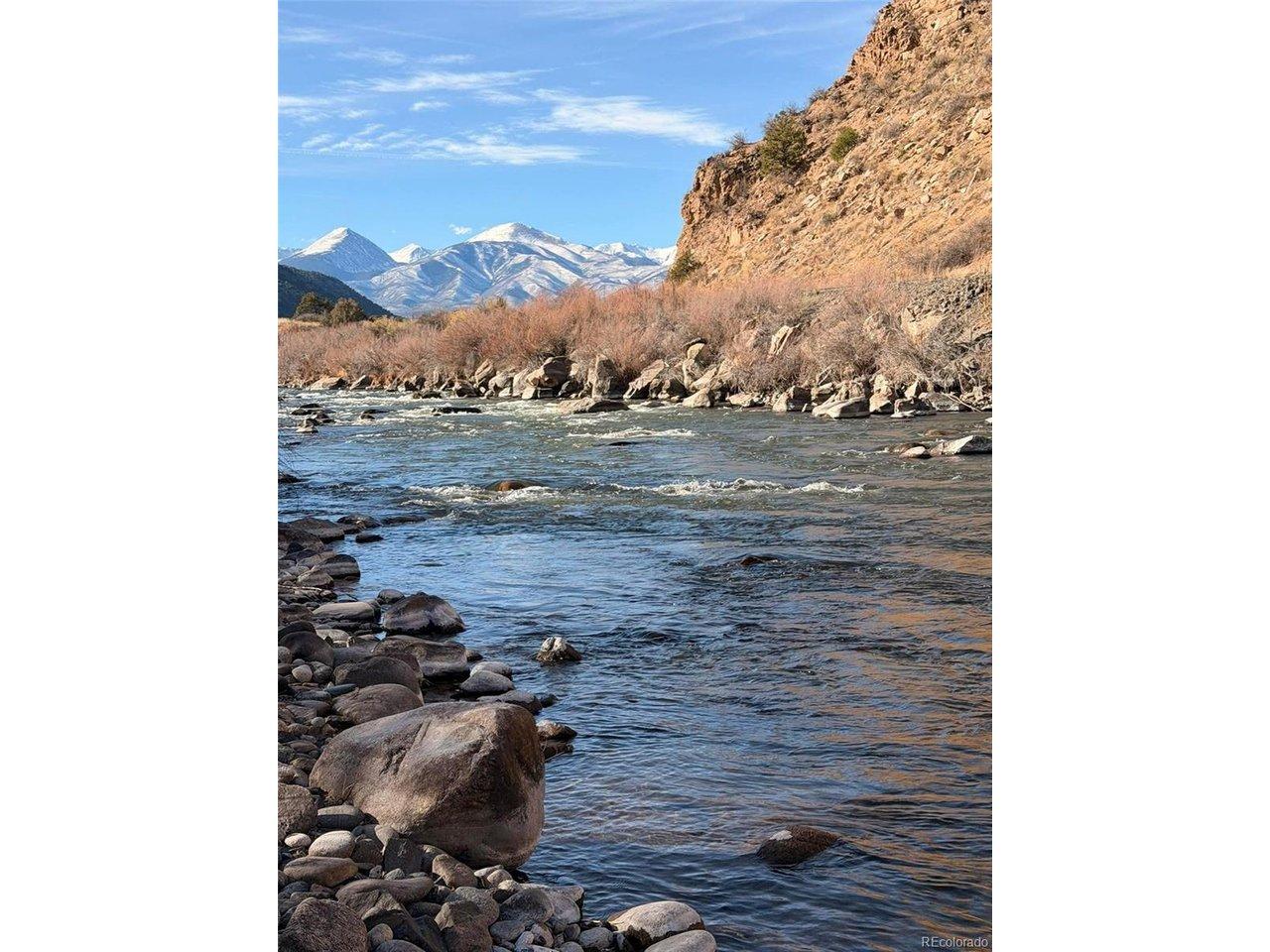 Image 2: 1,000 feet of Private BLM River access for community residents Image 2: 1,000 feet of Private BLM River access for community residents
