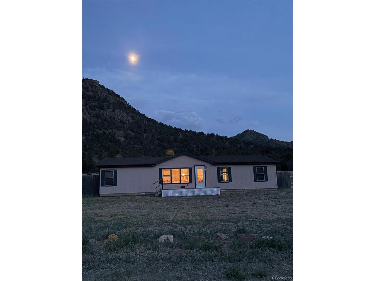 Image 3: Moon at Dusk Image 3: Moon at Dusk