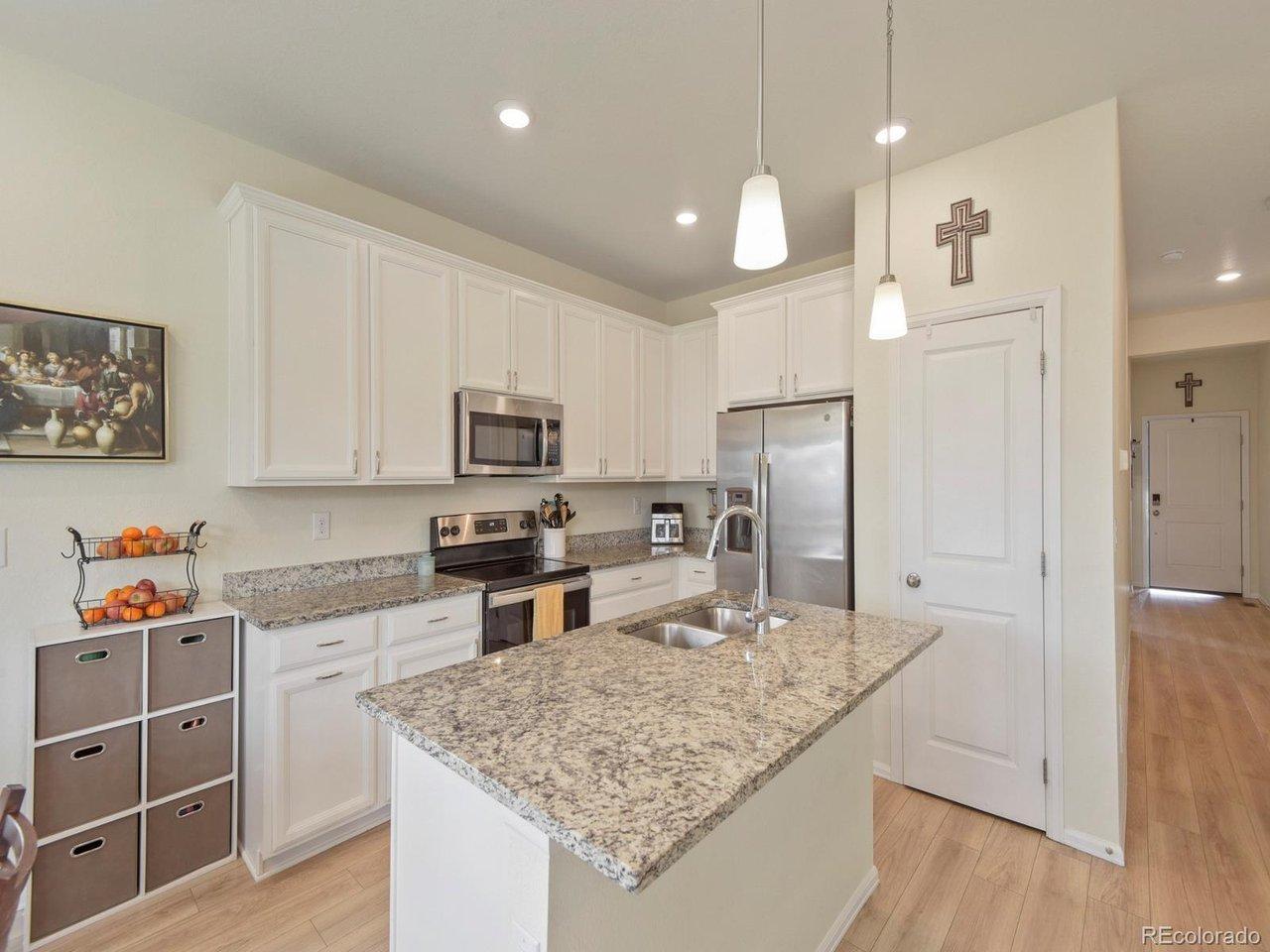 Image 3: Kitchen