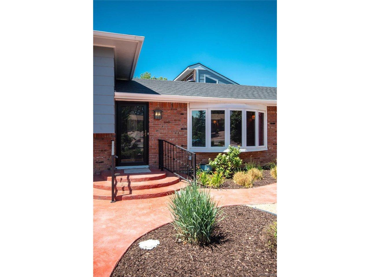 Image 3: Front entry Image 3: Front entry