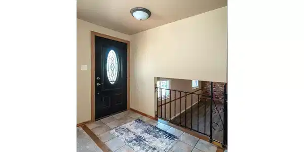 Image 4: Foyer Image 4: Foyer