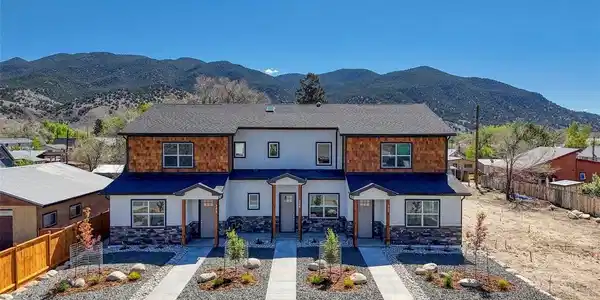 Image 2: 4 bedrooms 3 bathrooms