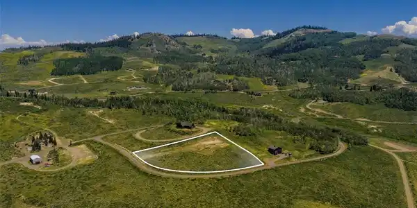 Image 3: Aerial - Markers and outlines are to give a general idea of the property location and are not to be relied upon. Image 3: Aerial - Markers and outlines are to give a general idea of the property location and are not to be relied upon.