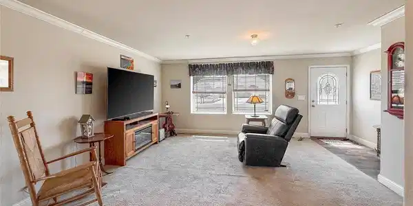 Image 4: Living Room Image 4: Living Room
