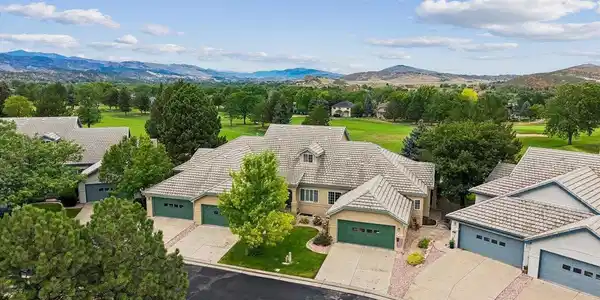 451 Clubhouse Ct