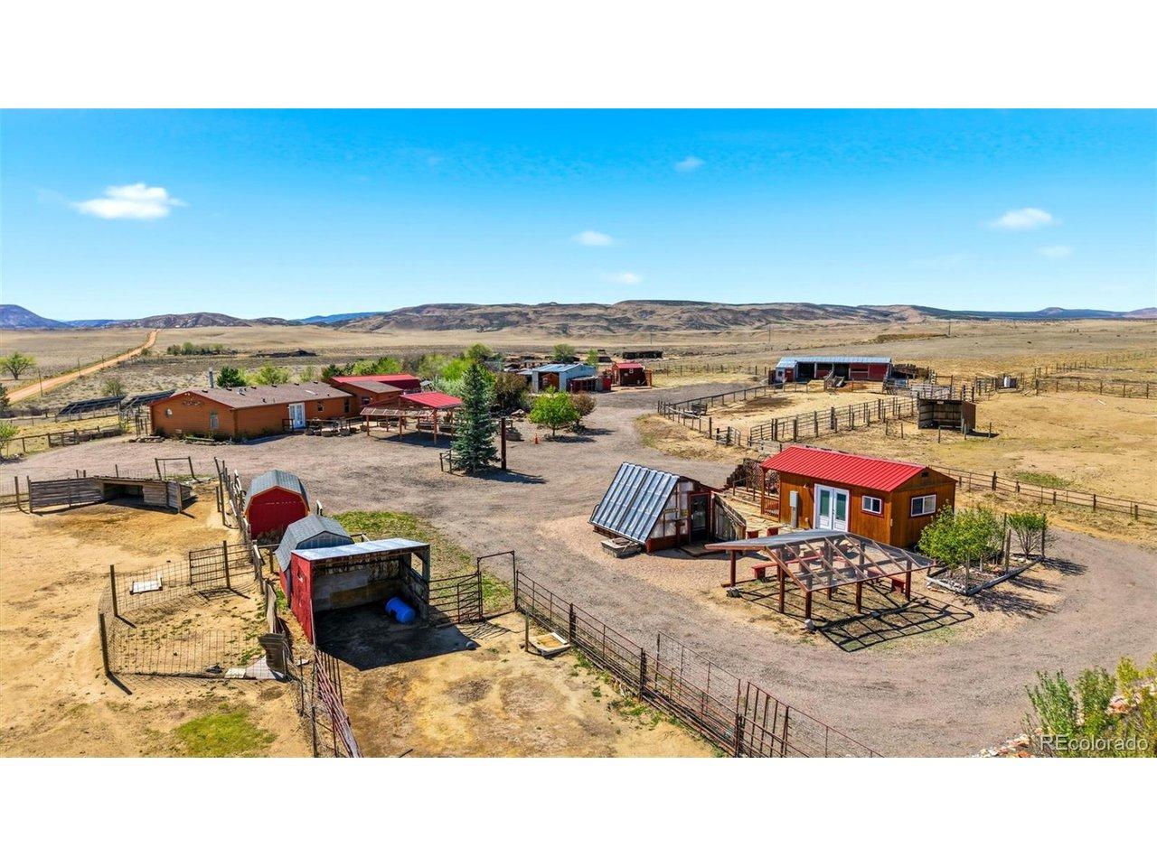 Image 2: Amazing opportunity - infrastructure all in place, bring your horses, pets, livestock and move in! Image 2: Amazing opportunity - infrastructure all in place, bring your horses, pets, livestock and move in!
