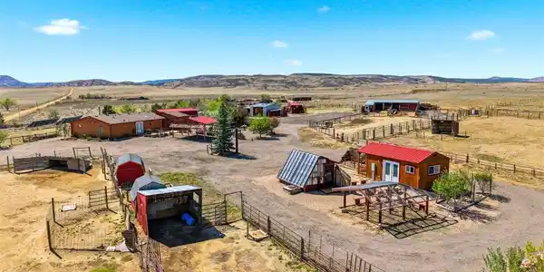 Image 2: Amazing opportunity - infrastructure all in place, bring your horses, pets, livestock and move in!