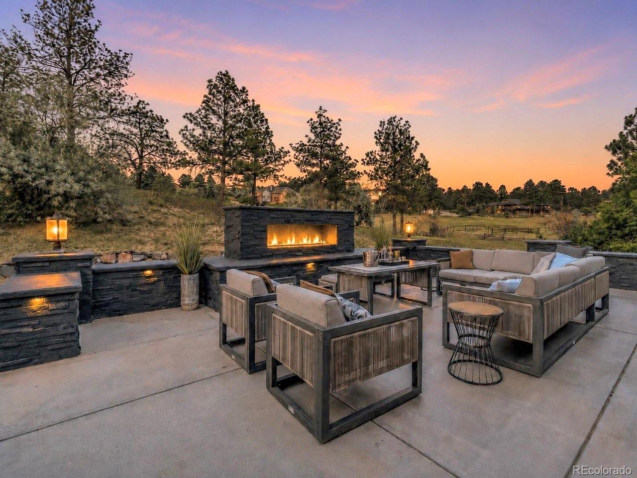 Image 3: A gas fireplace, built-it outdoor grill, fridge & kegerator for entertaining Image 3: A gas fireplace, built-it outdoor grill, fridge & kegerator for entertaining