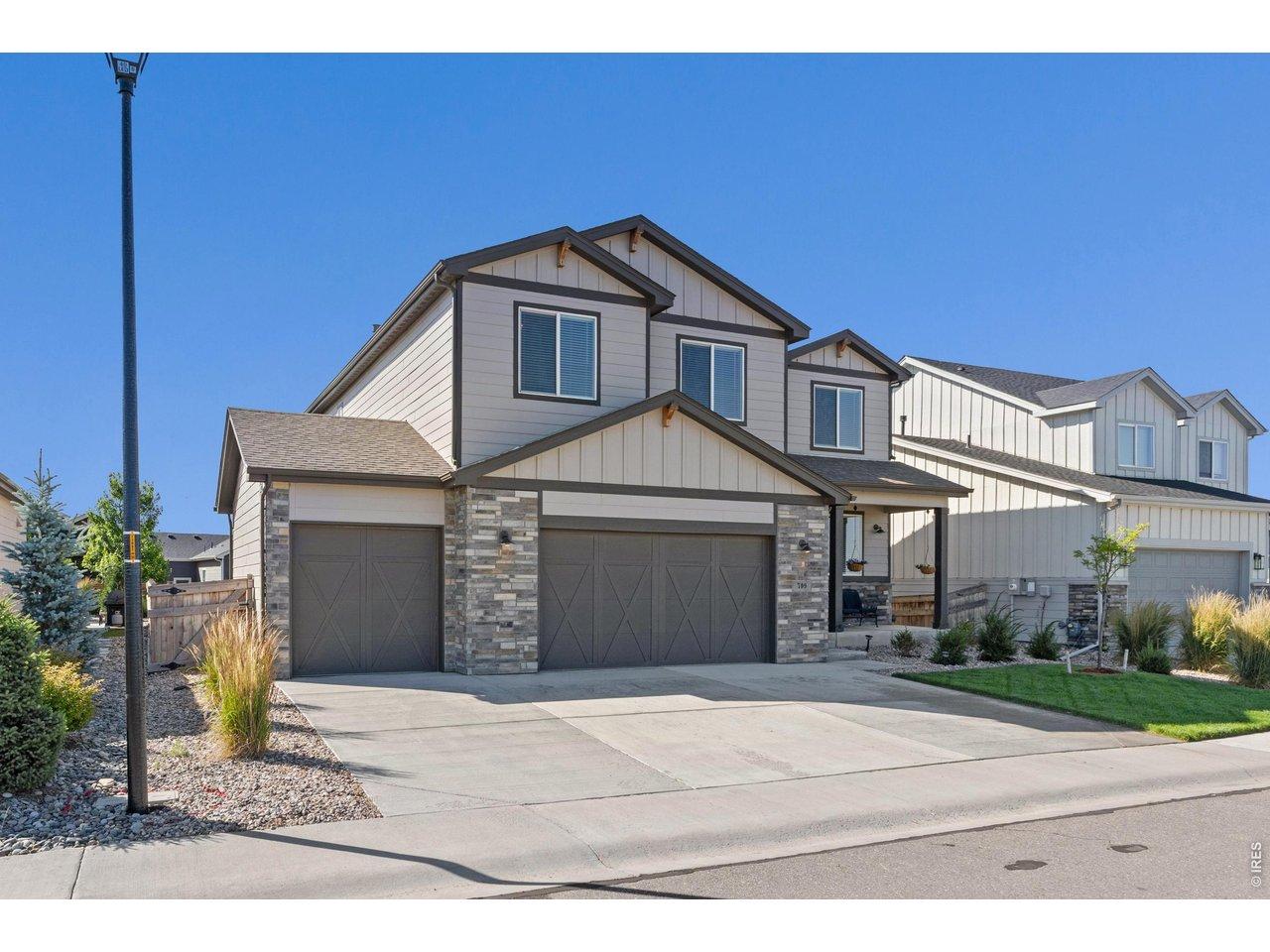 Image 2: 3 Car Garage Image 2: 3 Car Garage