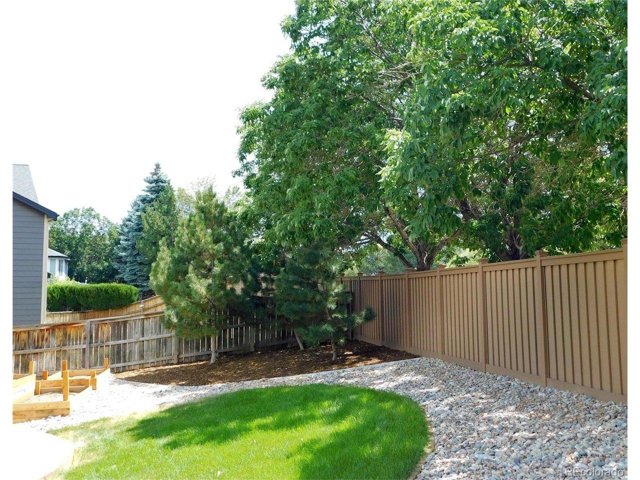 Image 4: Beautifully landscaped backyard Image 4: Beautifully landscaped backyard
