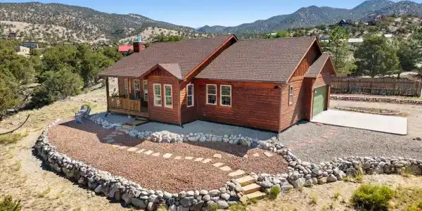 9900 E Cheyenne Cir
