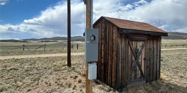 Image 2: Shed and Electrical