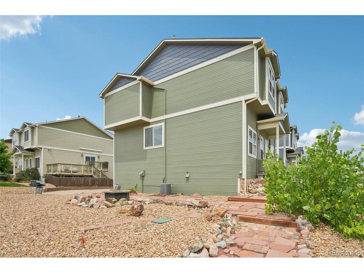 Image 3: huge yard