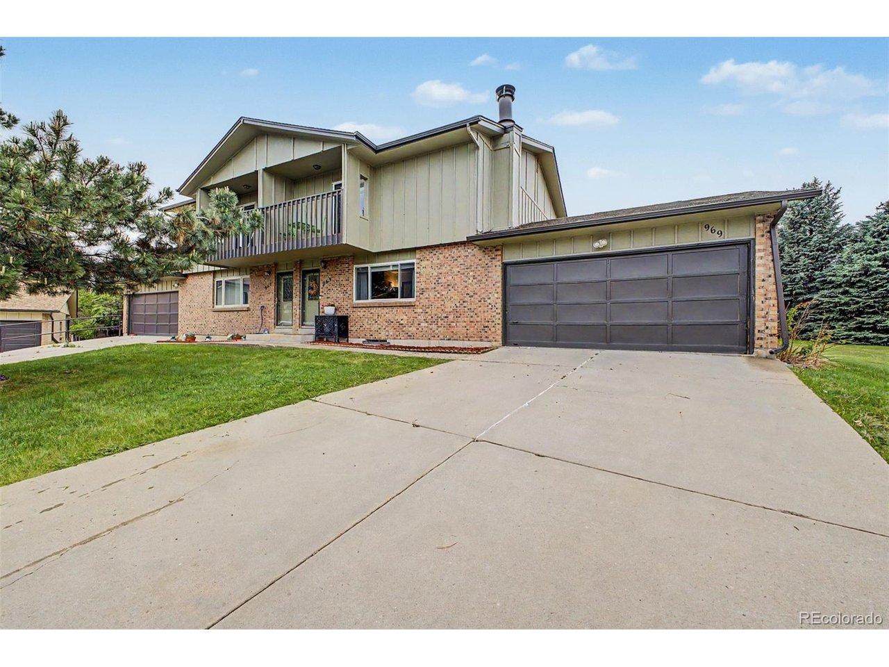 Image 1: End of Cul de Sac location with a wide driveway. Image 1: End of Cul de Sac location with a wide driveway.