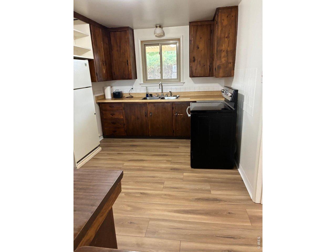 Image 2: Spacious Kitchen Image 2: Spacious Kitchen