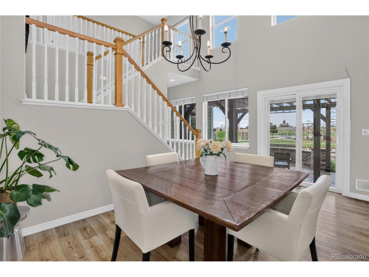 Image 3: Walk-out dining area Image 3: Walk-out dining area