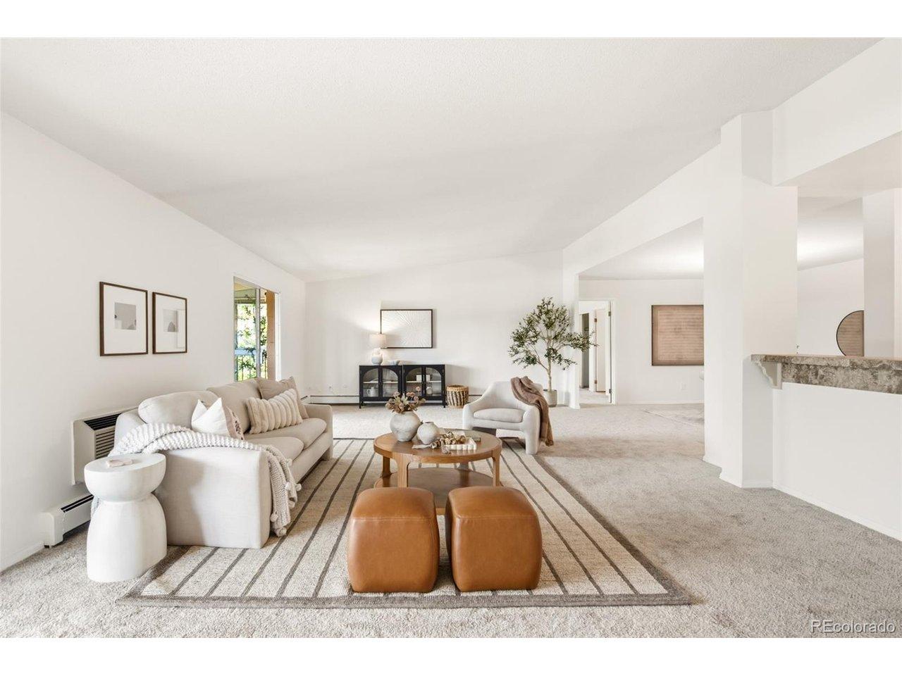Image 3: Spacious living area Image 3: Spacious living area