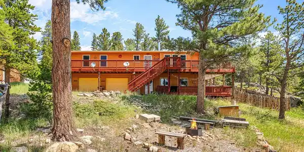 Image 3: 3 bedroom, 2 bathroom, mountain home with views to get excited about Image 3: 3 bedroom, 2 bathroom, mountain home with views to get excited about