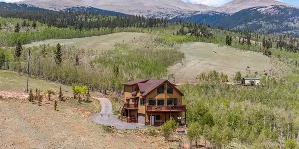 566 Palmer Peak Dr