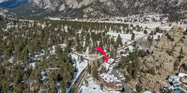 Image 2: Close to downtown Estes Park to the south and Lumpy Ridge to the north. Image 2: Close to downtown Estes Park to the south and Lumpy Ridge to the north.