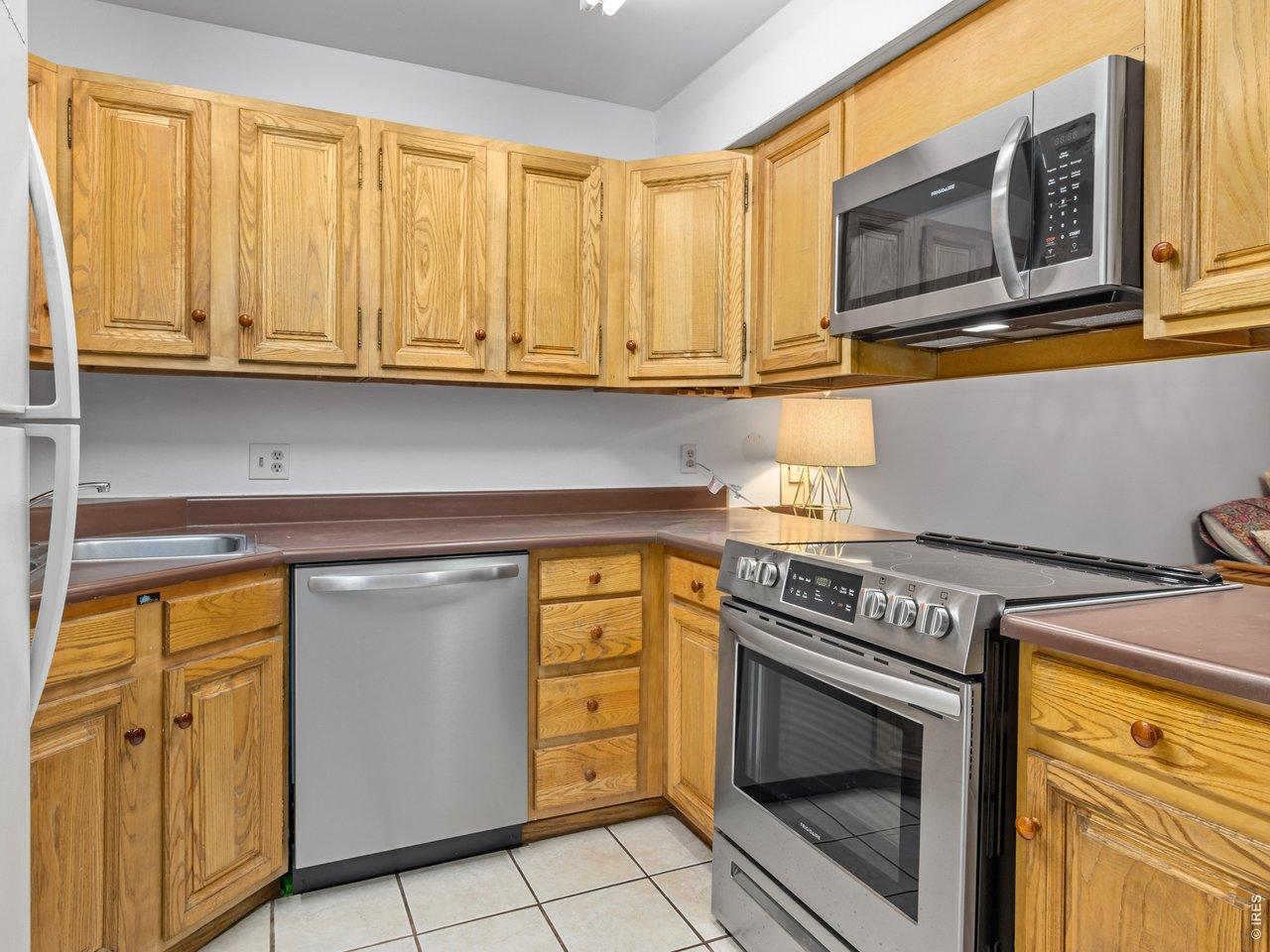 Image 4: kitchen with stainless steel appliances. Image 4: kitchen with stainless steel appliances.