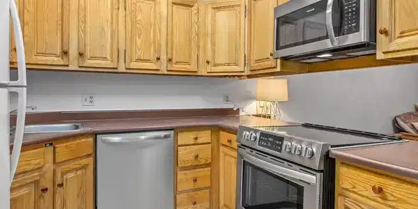 Image 4: kitchen with stainless steel appliances. Image 4: kitchen with stainless steel appliances.