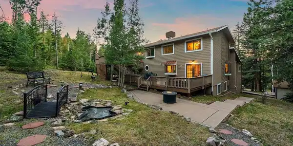 Image 4: Backyard oasis...