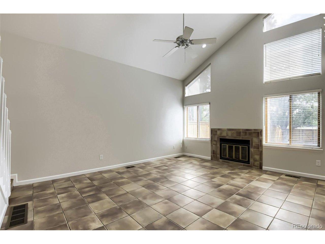 Image 3: Soaring Ceilings