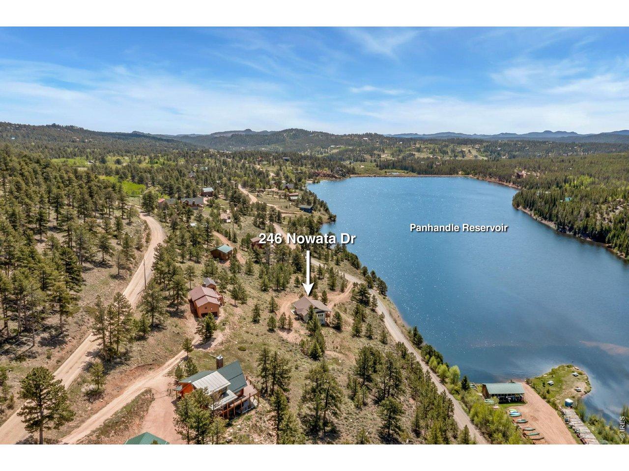 Image 3: Awesome Views! Perfect lake setting overlooking the beautiful mountains and water