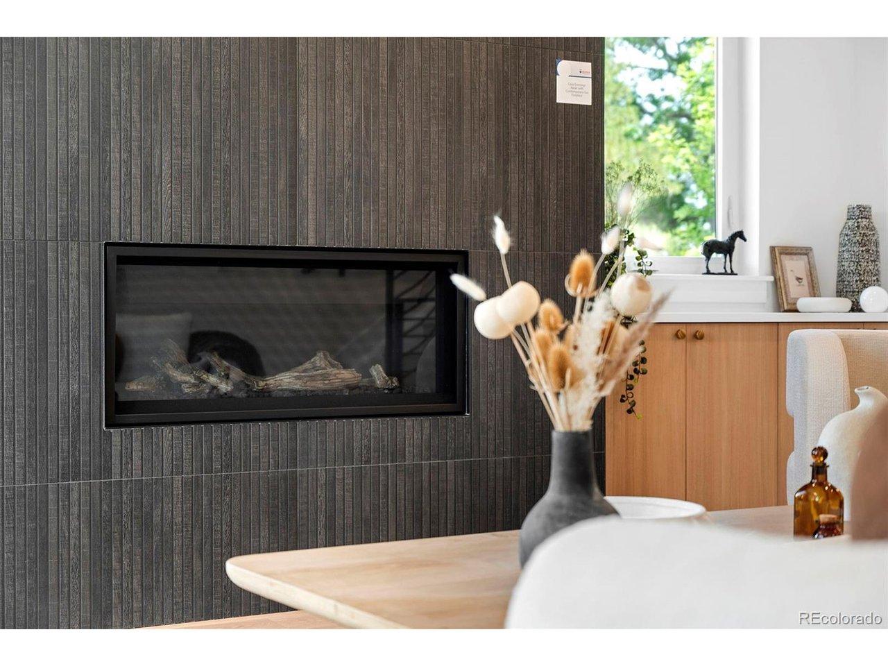 Image 4: Gas Fireplace Image 4: Gas Fireplace