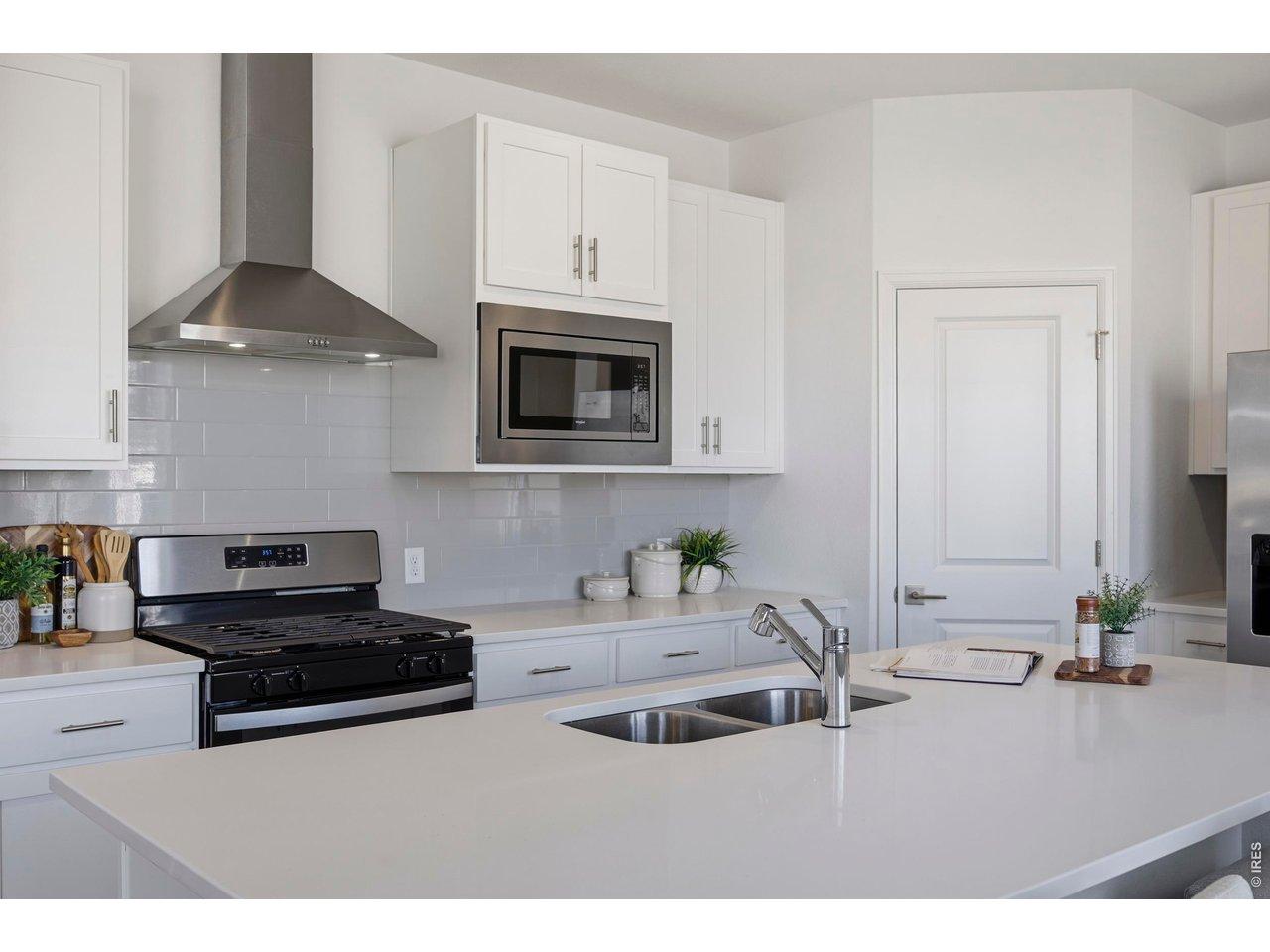 Image 3: SS Appliance package included, Gas Range Image 3: SS Appliance package included, Gas Range