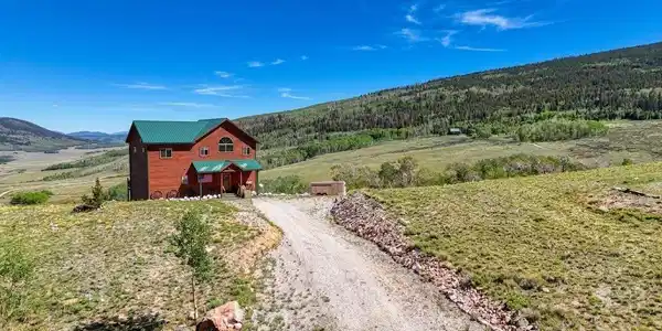 2977 High Creek Rd