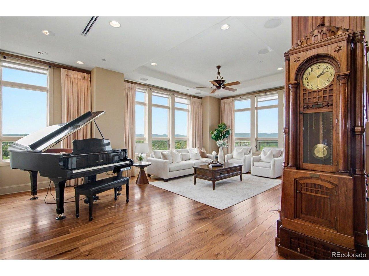 Image 4: View of the living room from the kitchen Image 4: View of the living room from the kitchen