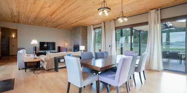 Image 2: Tall Ceilings, Tall Windows, Open Layout.