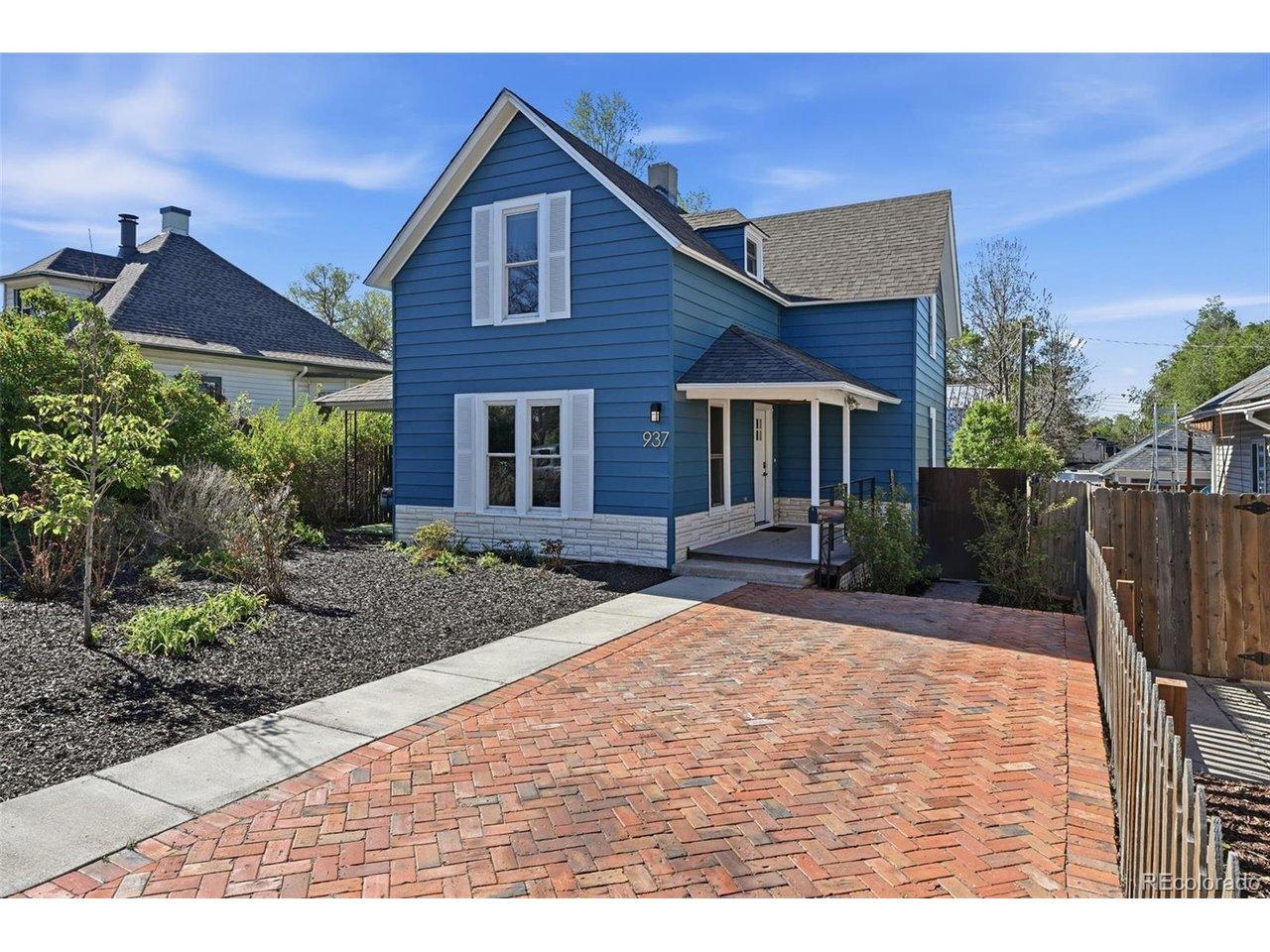 Image 2: Intricate brick driveway pairs perfectly with the newly painted home. Image 2: Intricate brick driveway pairs perfectly with the newly painted home.