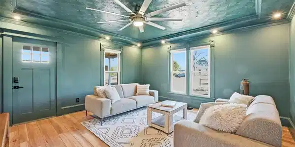 Image 4: Detailed tray ceiling with details throughout. Image 4: Detailed tray ceiling with details throughout.