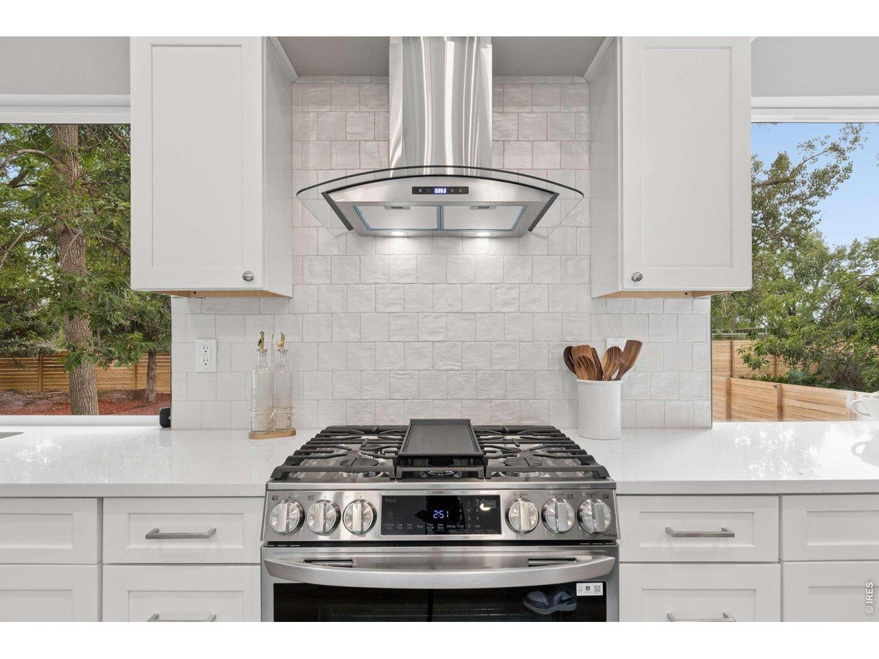 Image 3: custom backsplash Image 3: custom backsplash