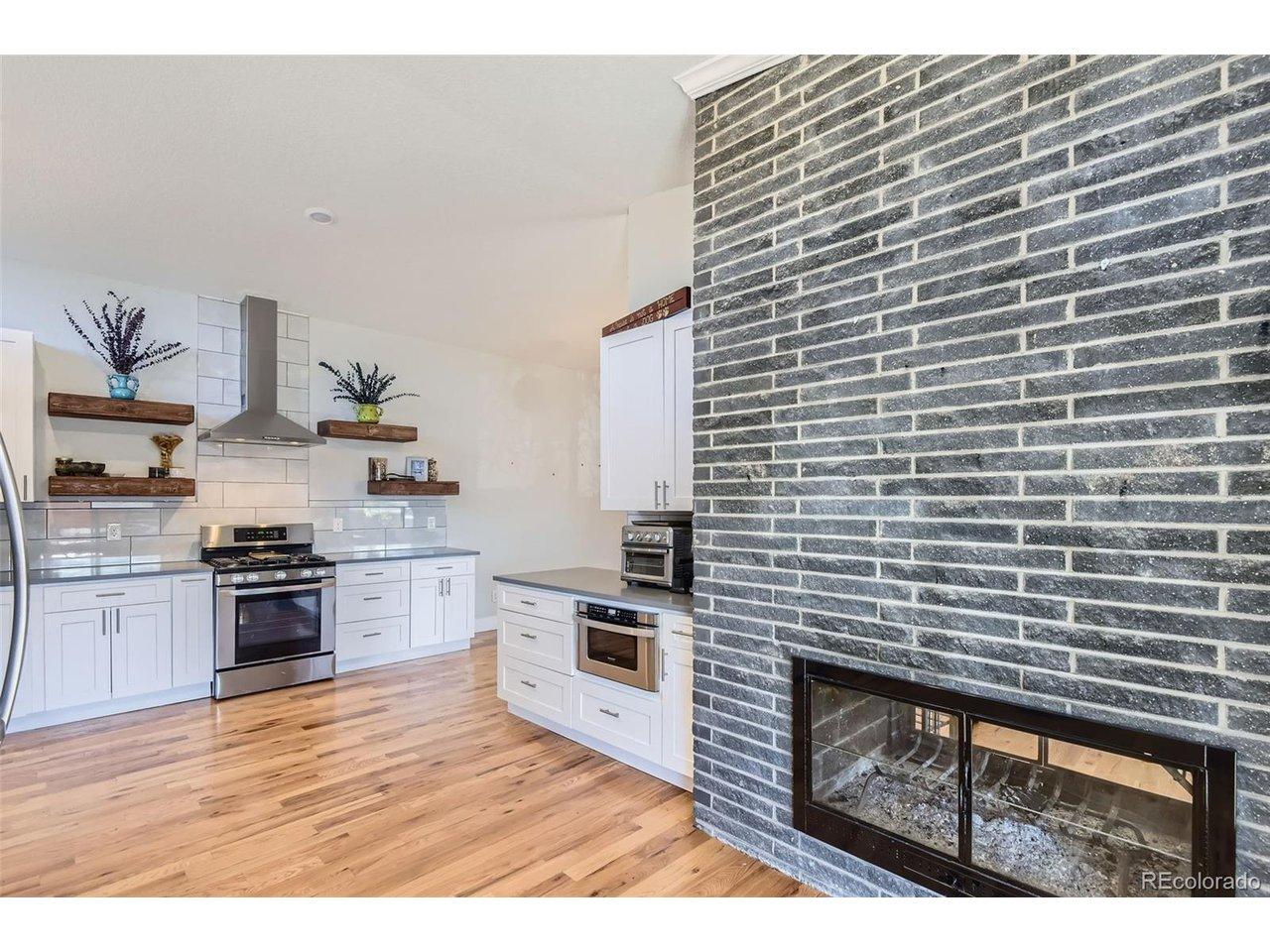 Image 3: Double sided fireplace Image 3: Double sided fireplace