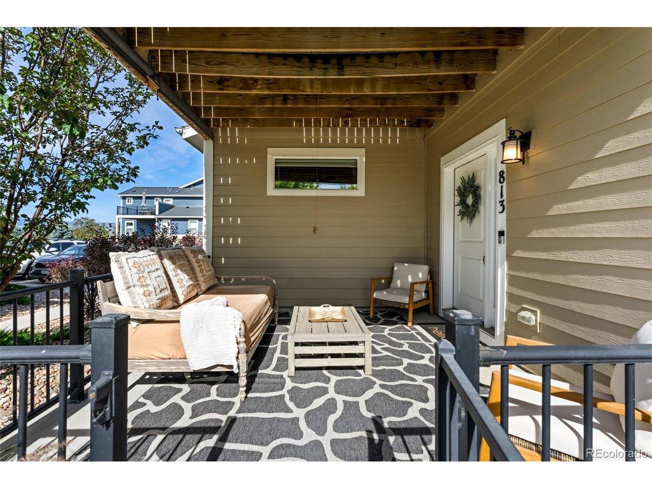 Image 3: spacious front porch Image 3: spacious front porch