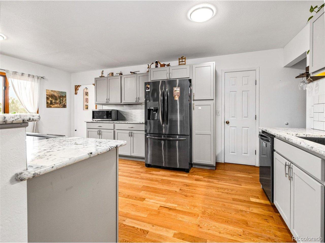 Image 3: Kitchen Image 3: Kitchen